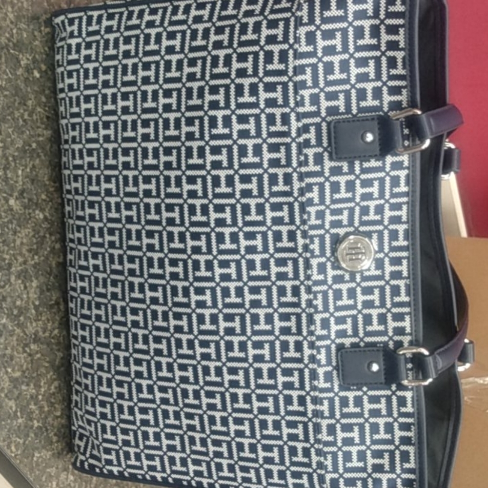 Tommy hilfiger tote